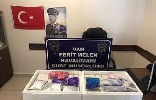 Van’da 224 adet kaçak botoks dolgu ürünü ele...
