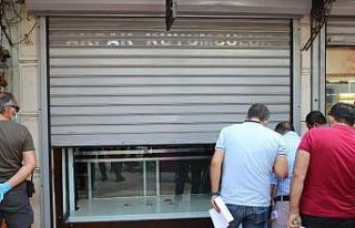 Vatandaşı 10 milyon TL dolandırdığı öne sürülen...