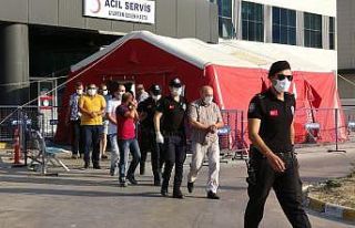 Vatandaşı haraca bağlayan çete üyeleri adliyeye...