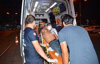 Yabancı uyruklu şahıs polis tarafından sokakta...