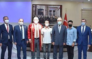 Yalova’da yılın ahisine cübbe giydirildi