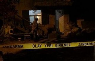 Yaşlı adam evinde bıçaklamış halde ölü bulundu