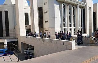 Yaşlı kadını dolandırıp paraları lüks rezidansta...