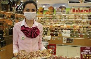 Yeni mahsul yer fıstığı tezgahlardaki yerini aldı