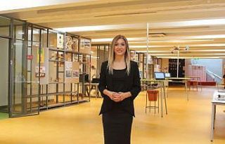 Yeni nesil öğrencilere hibrit öğretmenler yetişiyor
