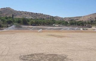 Yeşilyurt Belediyespor’un yeni stadında çim serim...