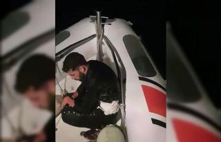 Yunanlıların ölüme terk ettiği göçmen, yüzerek...
