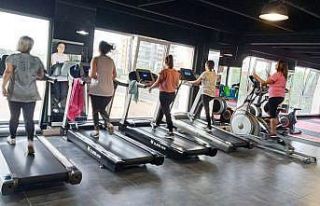 Yunusemreli kadınlardan Millet Çarşısı spor salonuna...