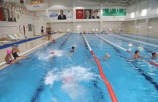 Yüreğir Belediyesi Kapalı Yüzme Havuzu açıldı