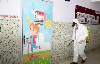 Yüz yüze eğitim öncesi okullar dezenfekte ediliyor