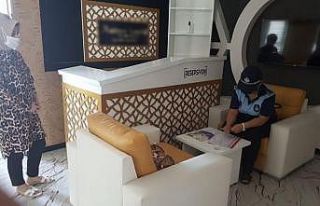 Zabıtalar kurallara uymayan esnafa göz açtırmıyor