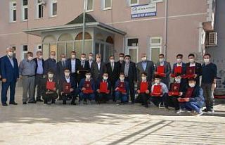 17 öğrenci hafızlık kervanına katıldı