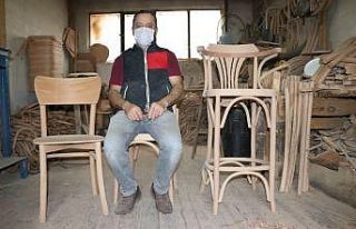 200 yıl teknikle 62 yıldır ahşap sandalye üretiyorlar