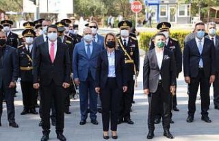 29 Ekim Cumhuriyet Bayramı çelenk sunma töreni...