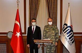 2. Ordu Komutanı Gürak’tan Vali Baruş’a ziyaret