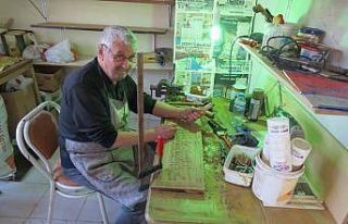 85 yaşında gençlere taş çıkartıyor