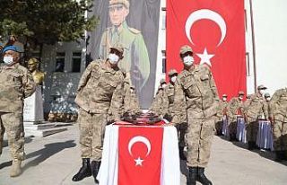 Acemi komandolar yemin edip ustalığa adım attı