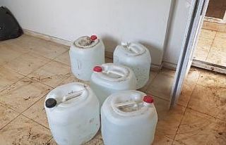 Adana’da bin 400 litre sahte içki ele geçirildi