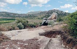 Adana’da kaçak kazı yapan 7 kişiye suçüstü