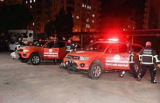 Adana’dan İzmir’e 8 kişilik uzman ekip gönderildi