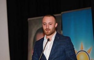 Adapazarı AK Gençlik artık Efe Kuşdili’ne emanet