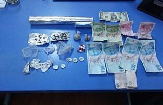 Afyonkarahisar’da uyuşturucu ticareti yapan 2 kişi...