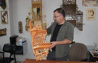 Ağaçları oyarak muhteşem sanat eserlerine dönüştürüyorlar