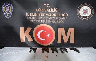 Ağrı’da 5 adet ruhsatsız silah ele geçirildi