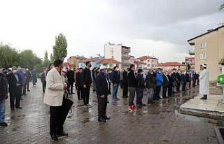 AK Partili belediye meclis üyesi son yolculuğuna...