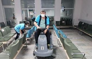 Aksaray’da hastane dip bucak dezenfekte ediliyor