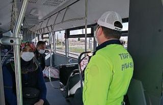 Aksaray’da otobüslerde korona denetimi