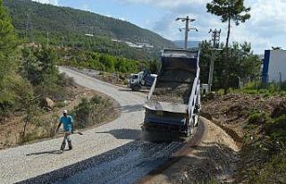 Alanya Demirtaş-Büyükpınar-Yeşilöz yolu asfaltlanıyor