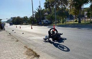 Alanya’da hafif ticari araç ile motosiklet çarpıştı:...
