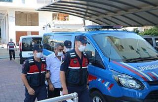 Alanya’da restoranında 61 litre sahte içkiyle...