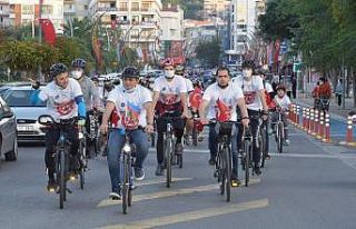 Aliağalılar cumhuriyet için sürdü