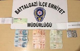 Alkol almak için girdi, hırsızlık yaptı