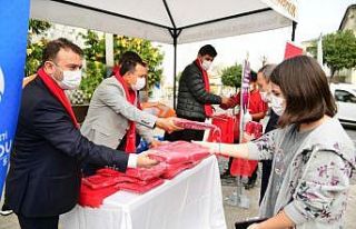 Altınordu Belediyesi, Cumhuriyet Bayramı’nda vatandaşları...