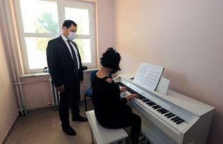 Amasya Valisi Masatlı, okullarda korona tedbirlerini...