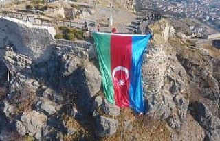Amasya’dan Azerbaycan’a dev bayraklı destek