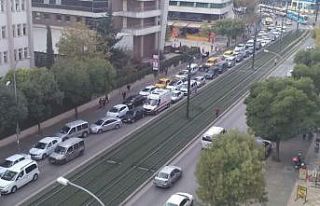 Ambulansın trafikle imtihanı