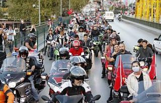 Antalya’da motosikletli kortejle Cumhuriyet kutlaması