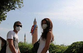 Antalya’da tarihi Saat Kulesi ve Yivli Minare’ye...