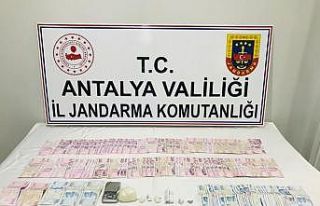 Antalya’da uyuşturucu operasyonu: 4 gözaltı