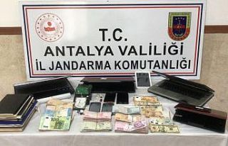 Antalya’da yasa dışı bahis operasyonu: 4 gözaltı