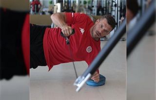 Antalyaspor’da Podolski ilk 11’e dönüyor