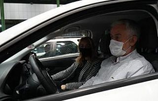 ‘Arabanı Çek İzle’ sinema günlerine büyük...