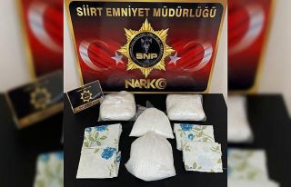 Araçtan 3 kilo 420 gram uyuşturucu çıktı