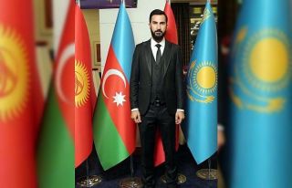 Araştırmacı yazar İzol: “Macron hem yönetmen...