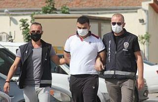 Arkadaşını, sosyal medyada kendisine hakaret ettiği...