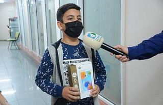 Askıda tablet kampanyasında çocukların yüzü...